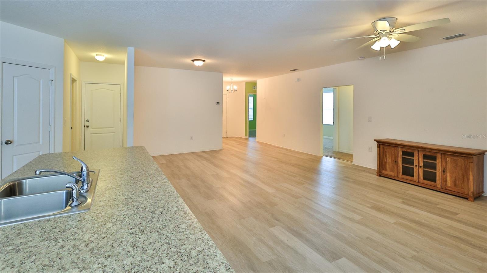 346 Admiralty Ct Property Photo 12