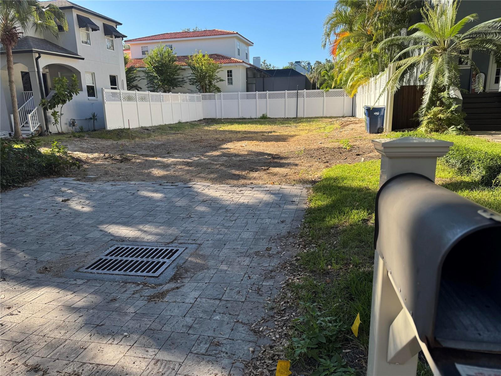 2705 W Bay Ave Property Photo 1