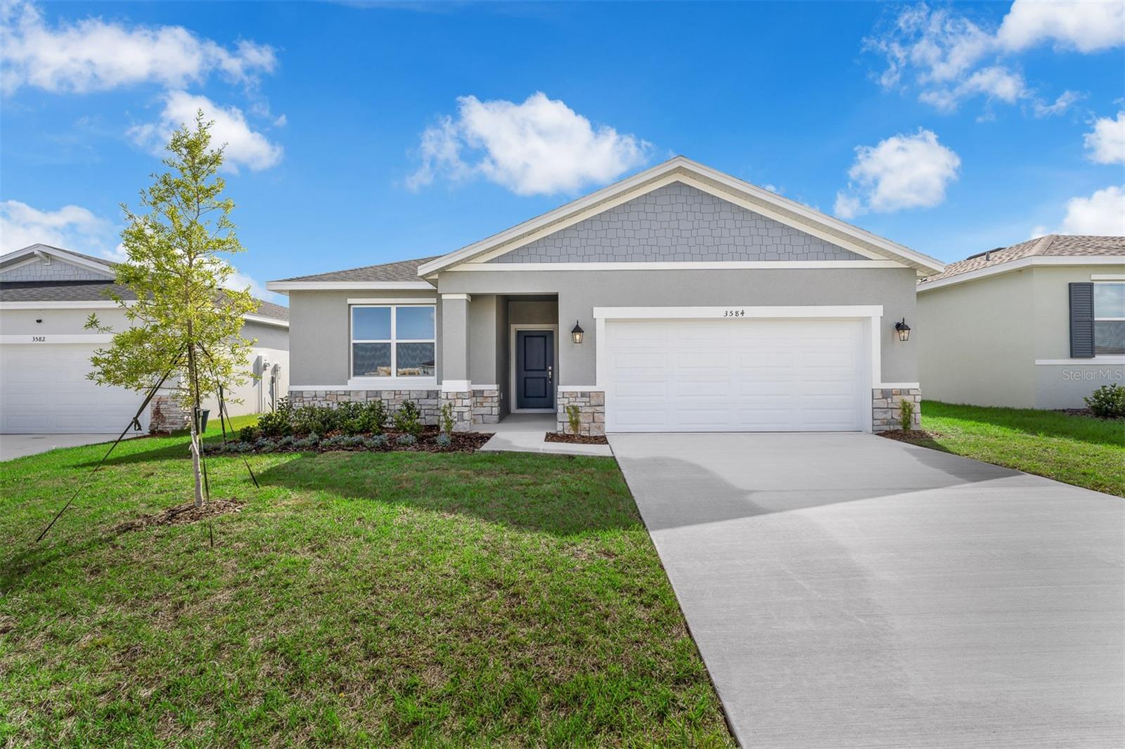 6747 Winterberry Dr Property Photo 1