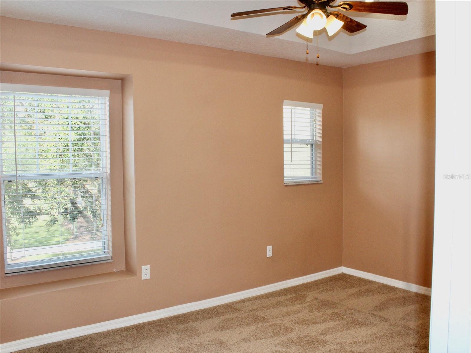 O6413985 Property Photo 12
