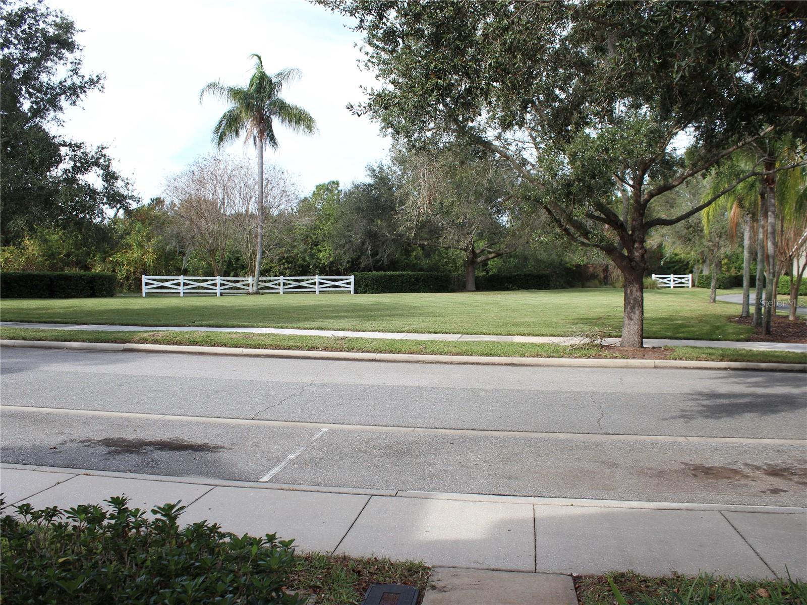 O6413985 Property Photo 18