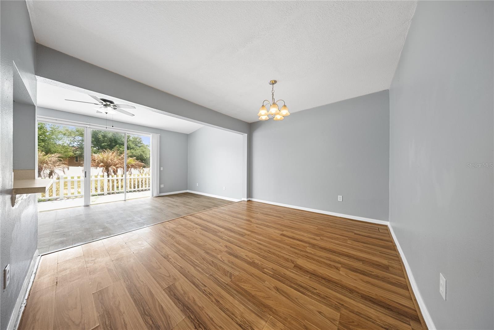 677 Orchid Dr Property Photo 3