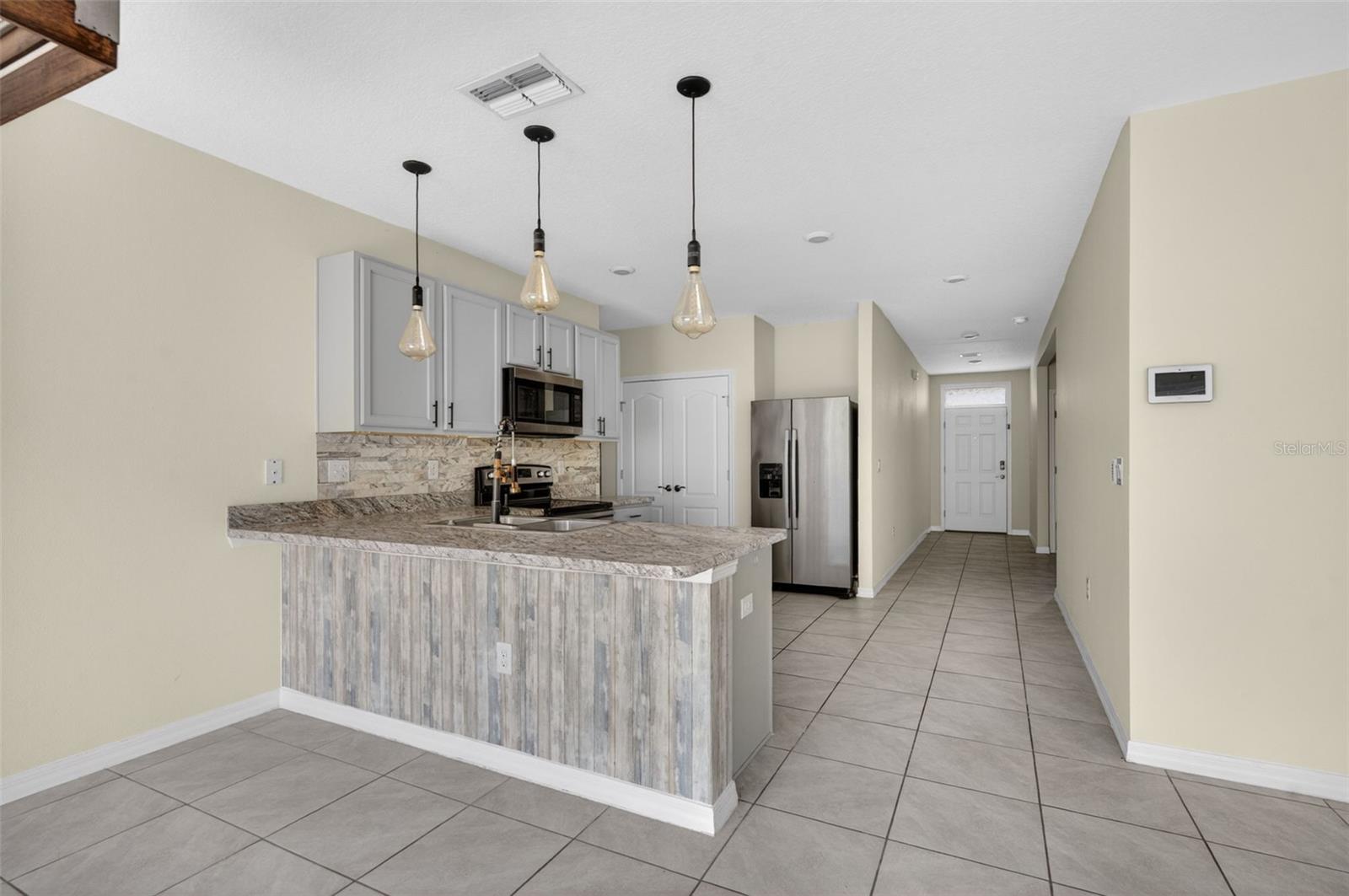 265 Meadowbrook Blvd Property Photo 7