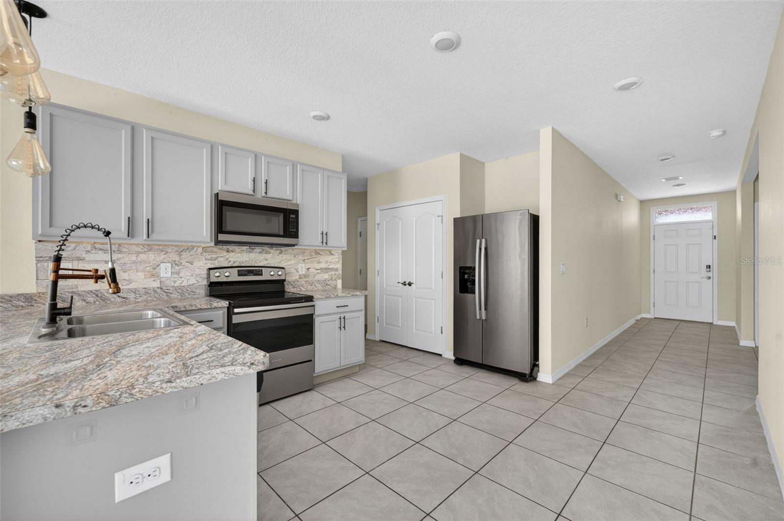 265 Meadowbrook Blvd Property Photo 9