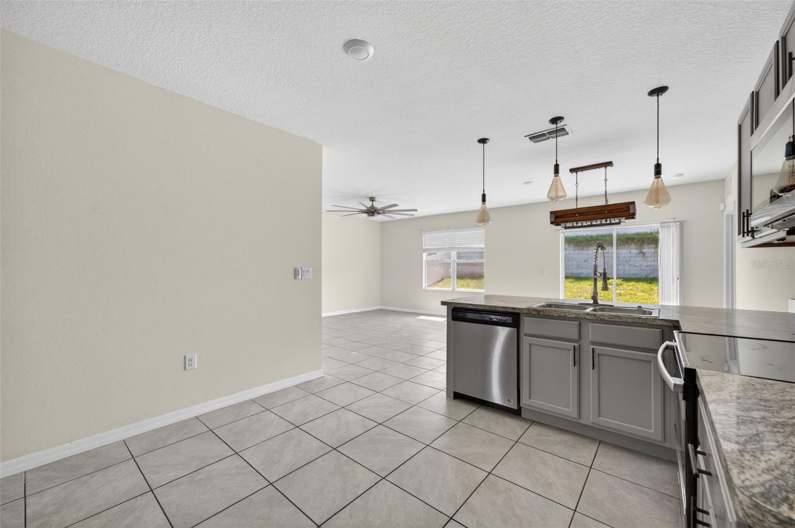 265 Meadowbrook Blvd Property Photo 10