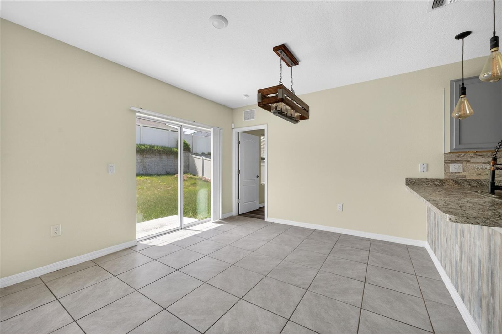 265 Meadowbrook Blvd Property Photo 15