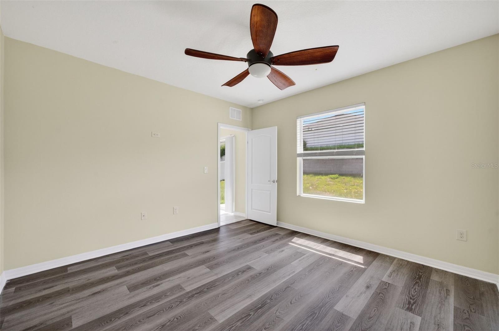 265 Meadowbrook Blvd Property Photo 18