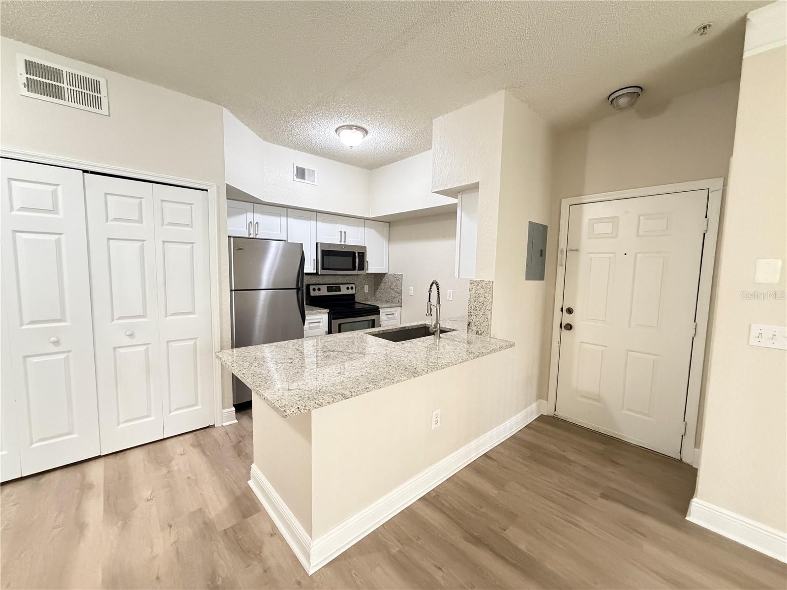 13015 Plantation Park Cir #10111 Property Photo 4