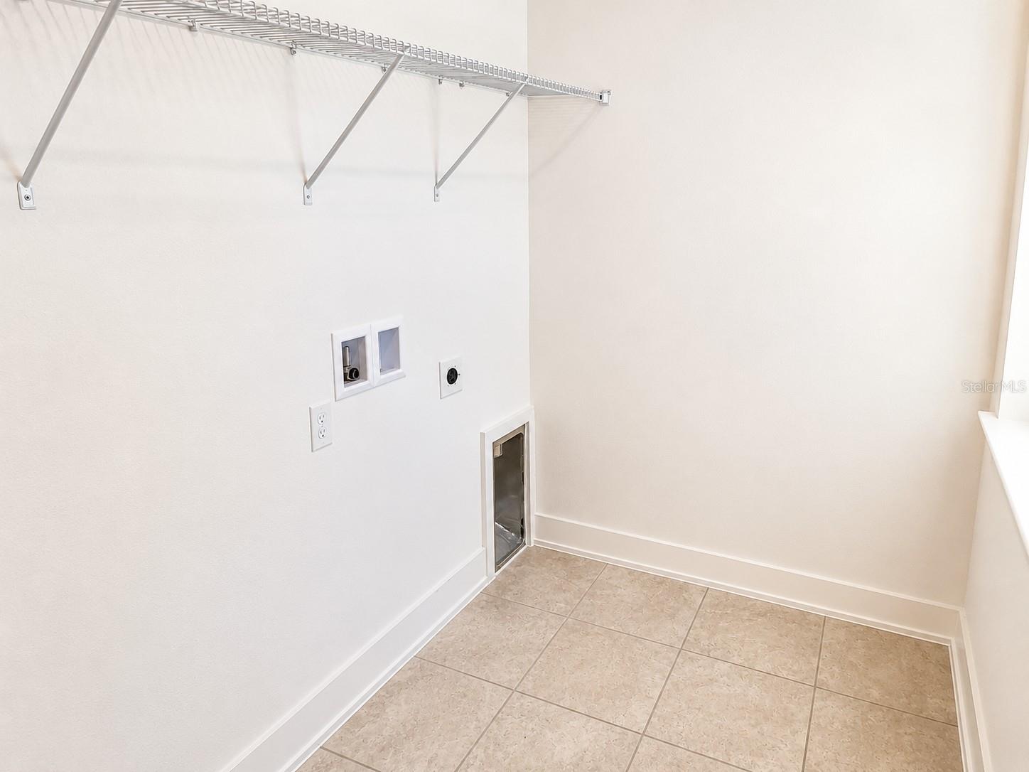 7569 Bent Tree Loop Property Photo 7