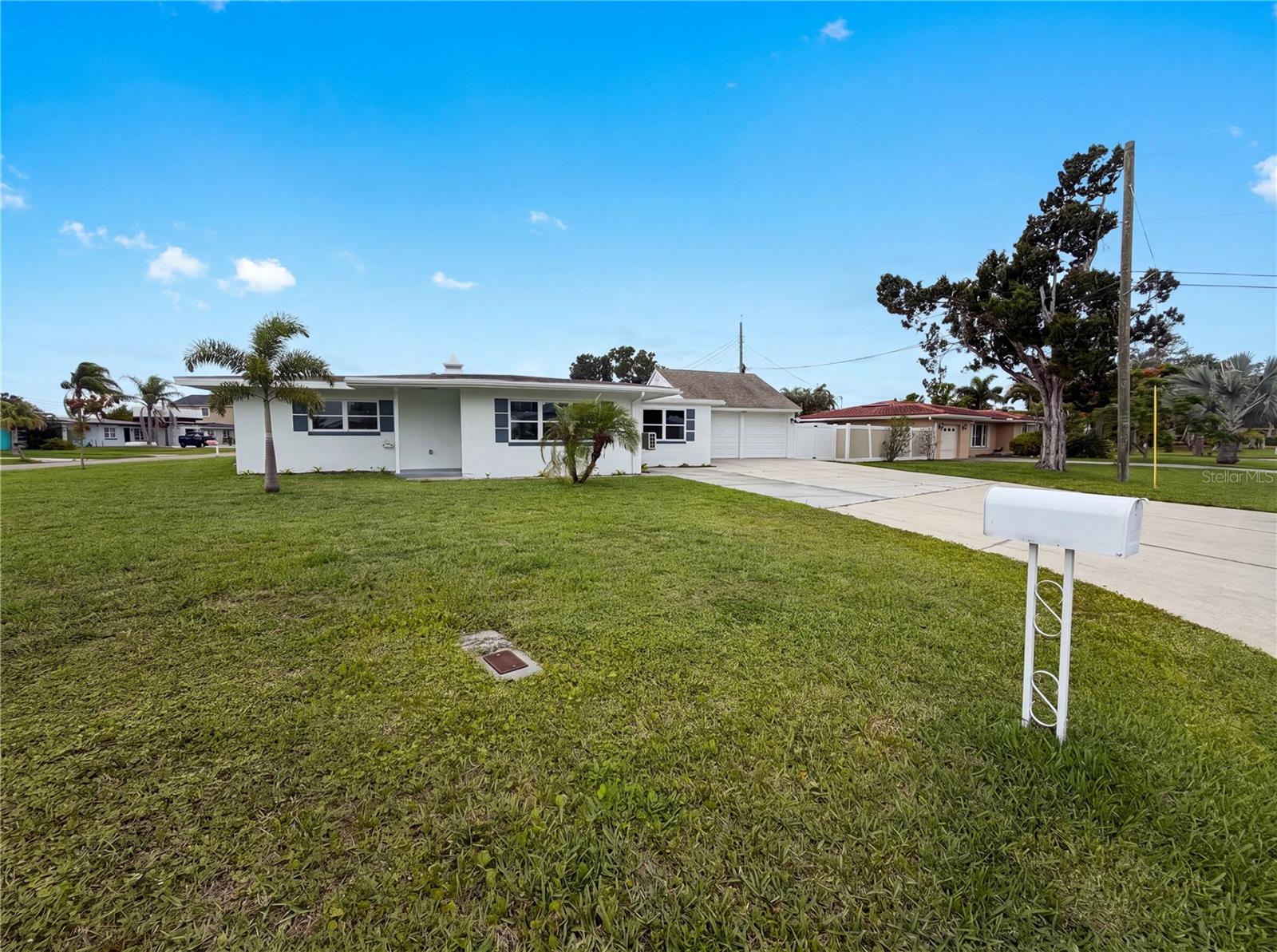 567 Baywood Dr N Property Photo 1