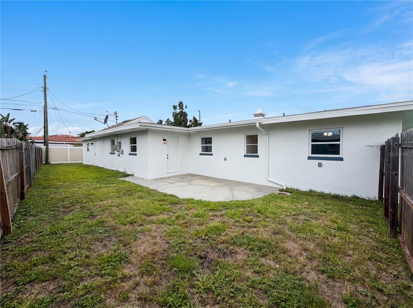 567 Baywood Dr N Property Photo 5