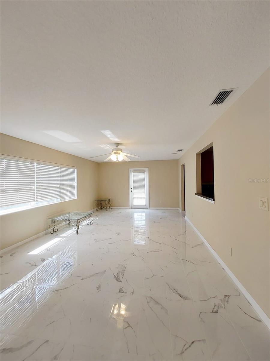 1102 Ne 21st Ter Property Photo 6