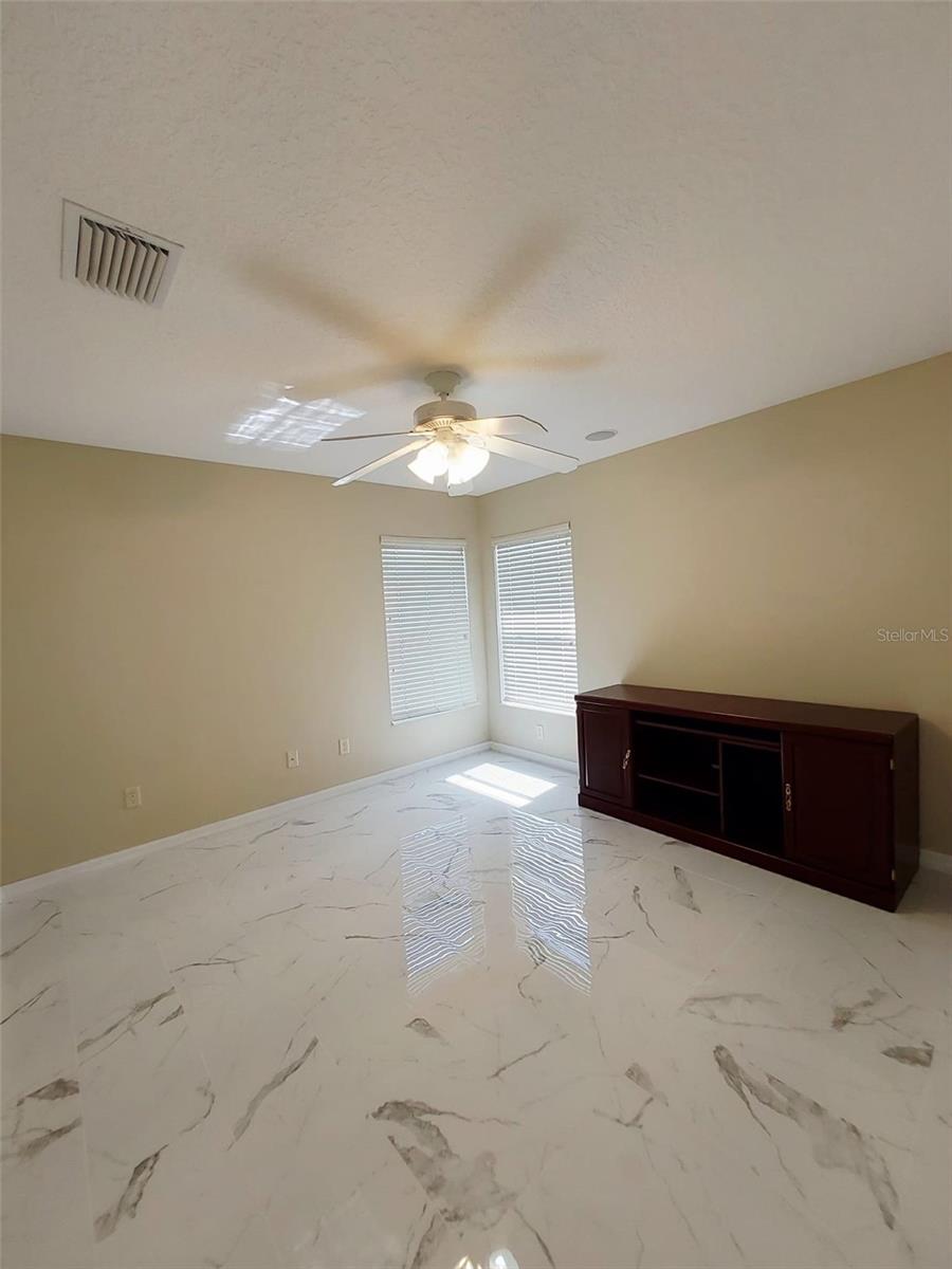 1102 Ne 21st Ter Property Photo 8