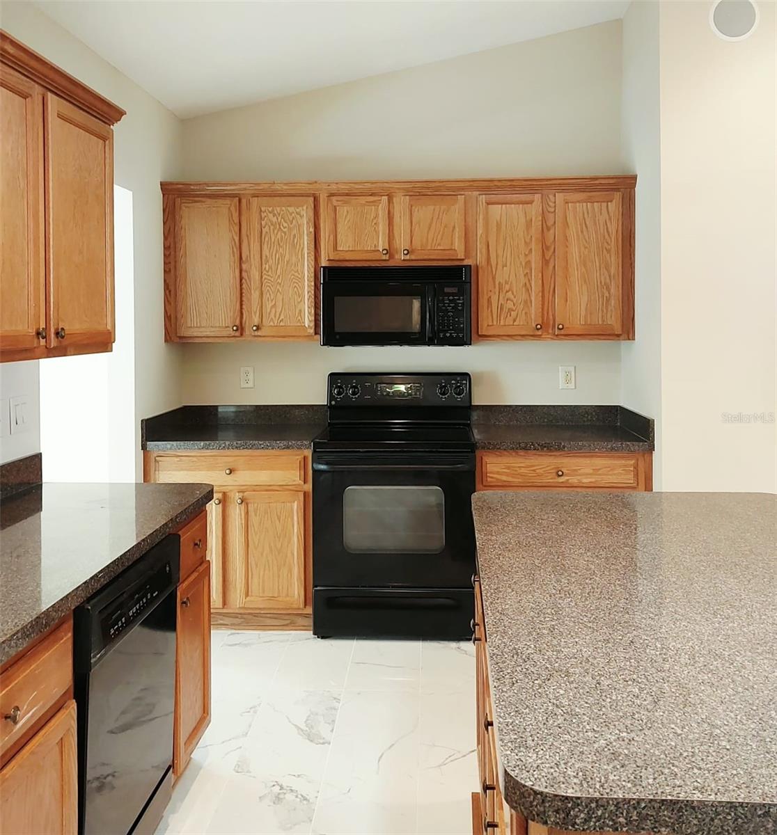1102 Ne 21st Ter Property Photo 17