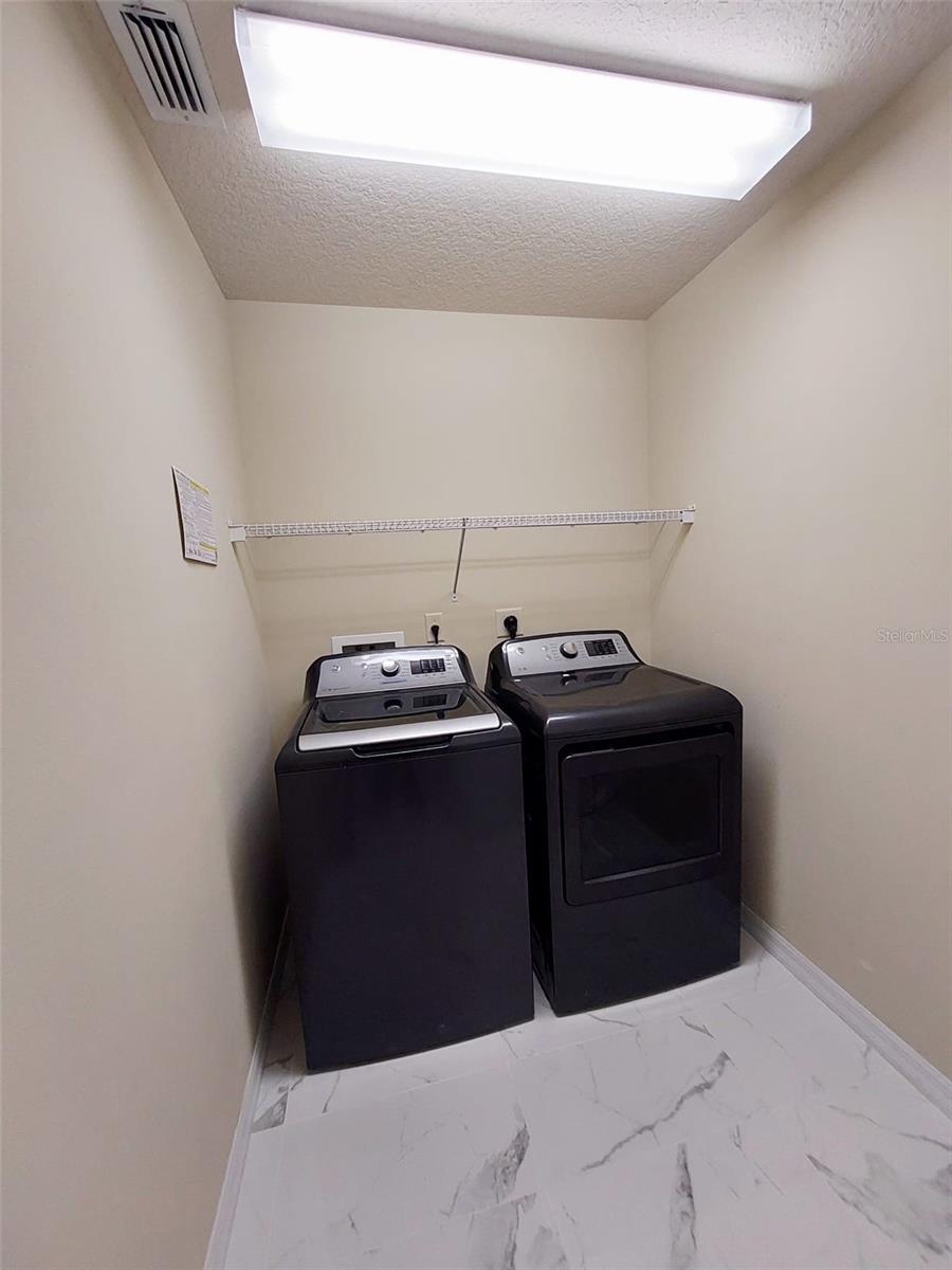 1102 Ne 21st Ter Property Photo 20