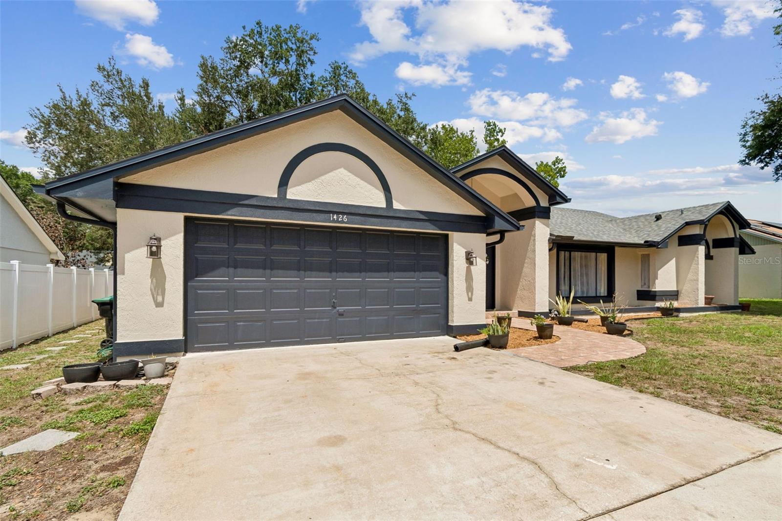 1426 Jubal Dr Property Photo 2