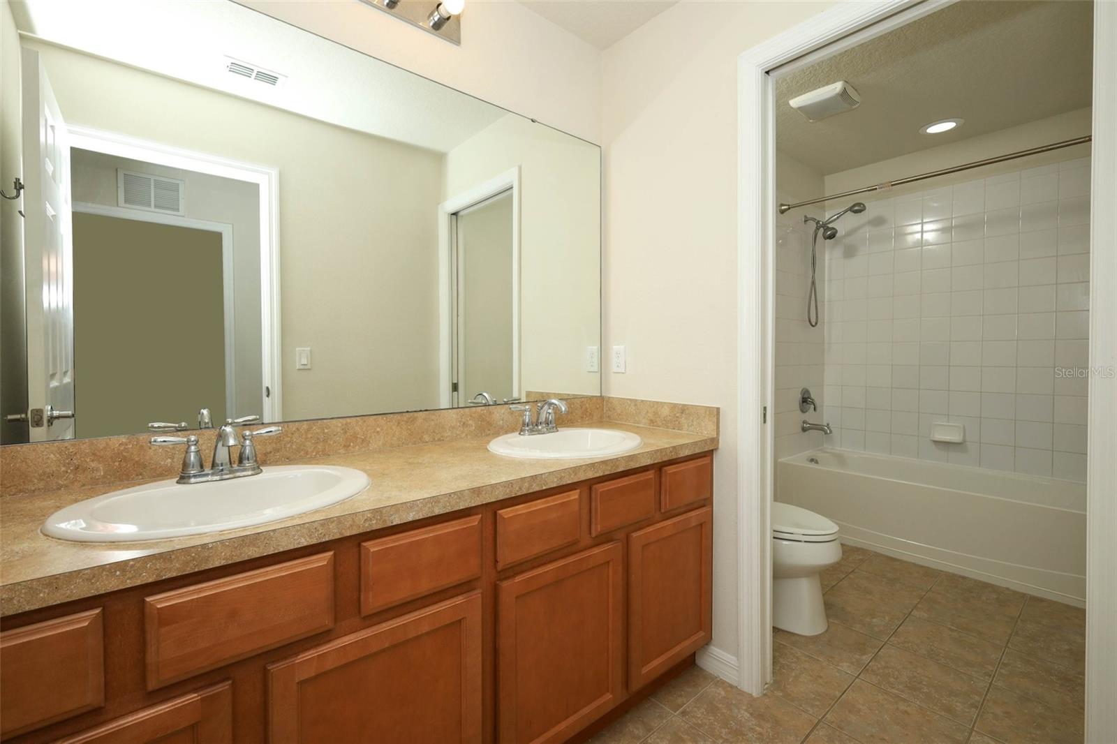 2610 Mead Ave Property Photo 37