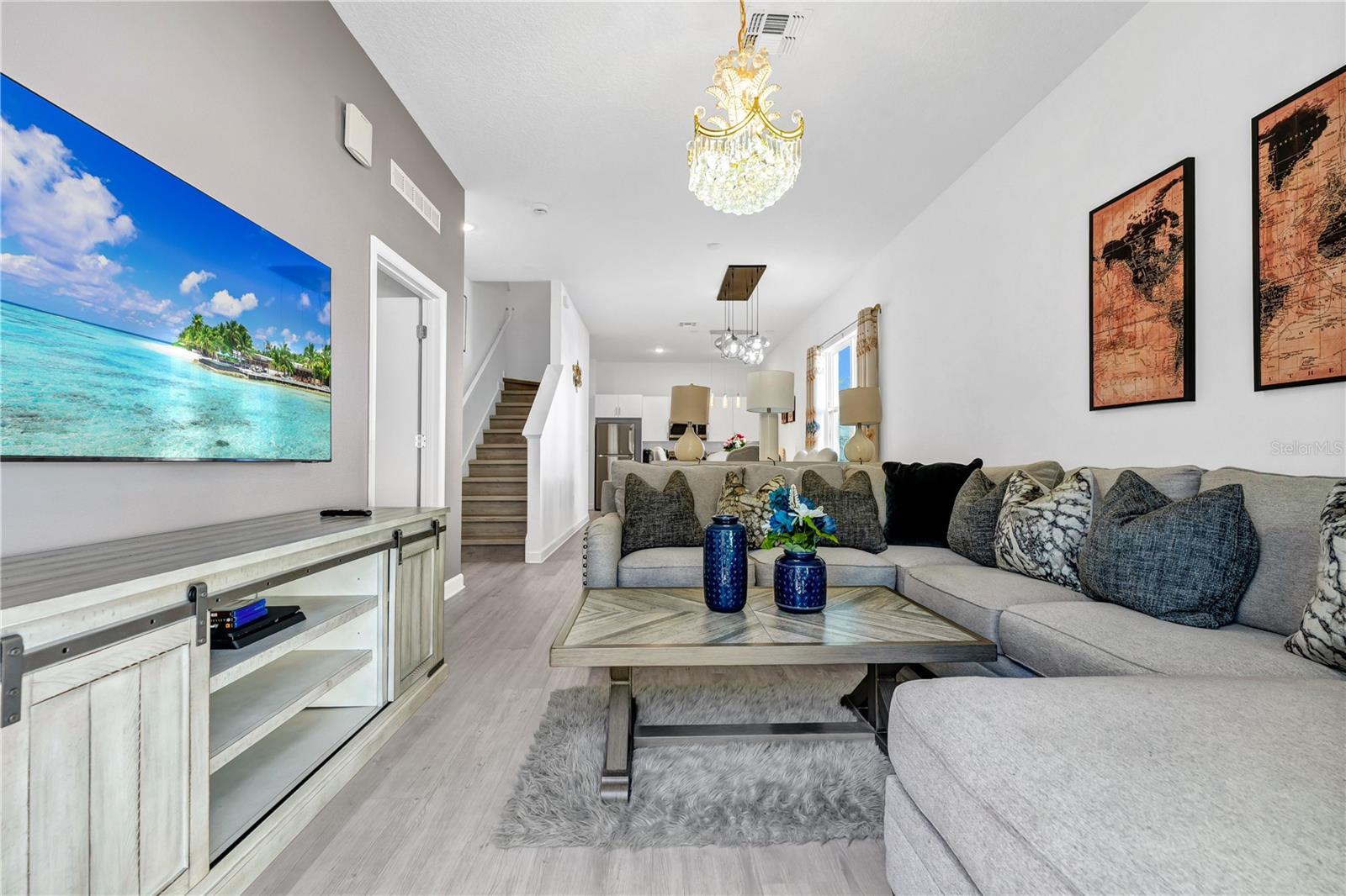 240 Famagusta Dr Property Photo 3
