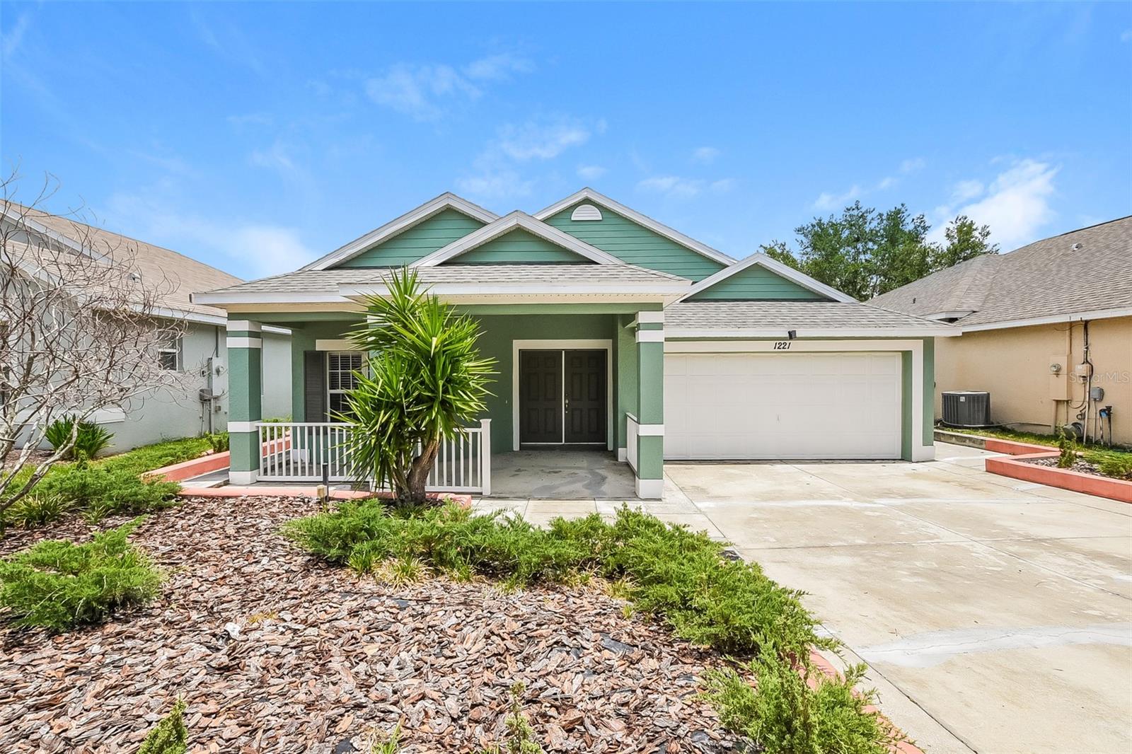 1221 LONGVILLE CIR
