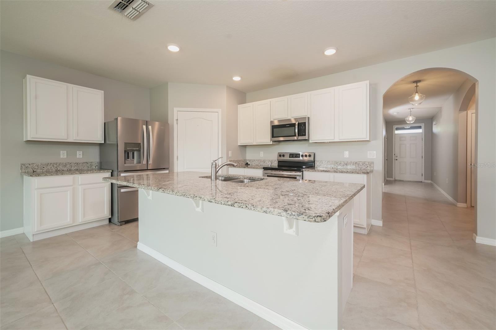 345 Summershore Dr Property Photo 5