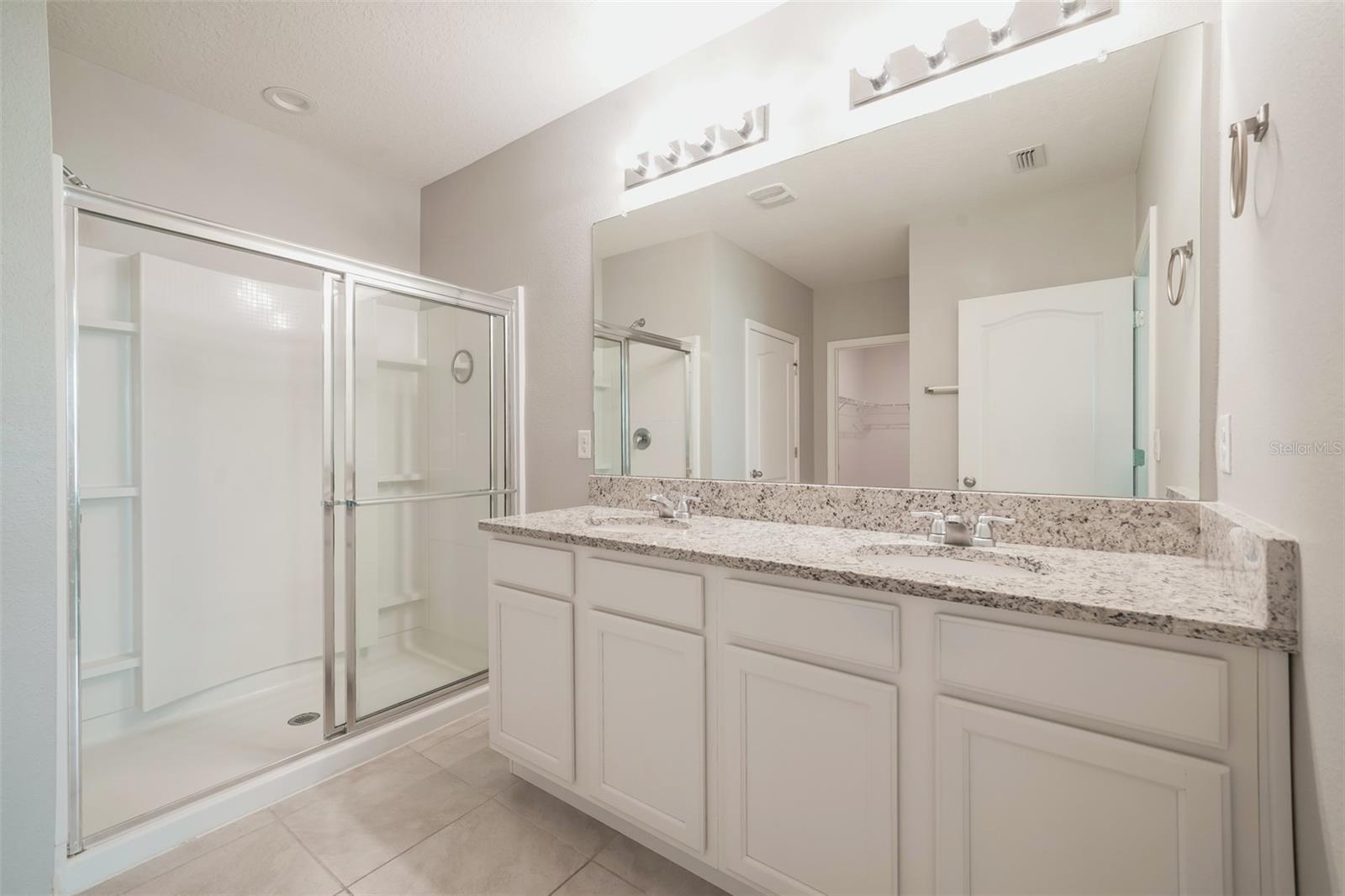 345 Summershore Dr Property Photo 10