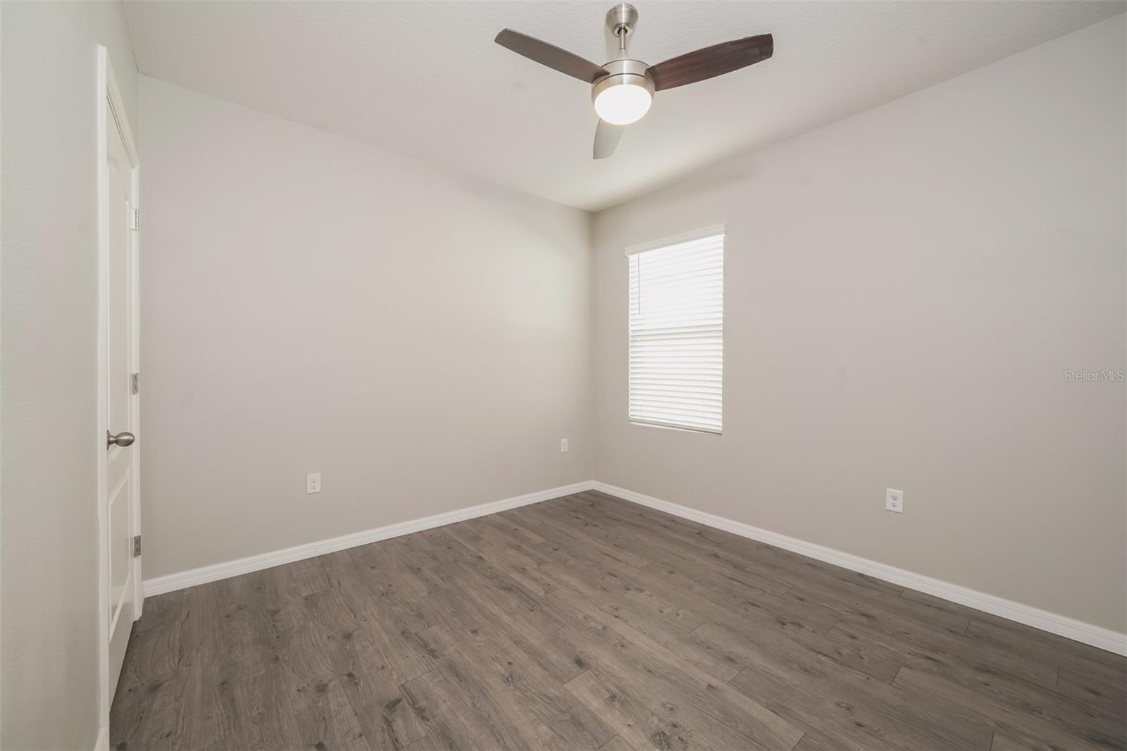 345 Summershore Dr Property Photo 14