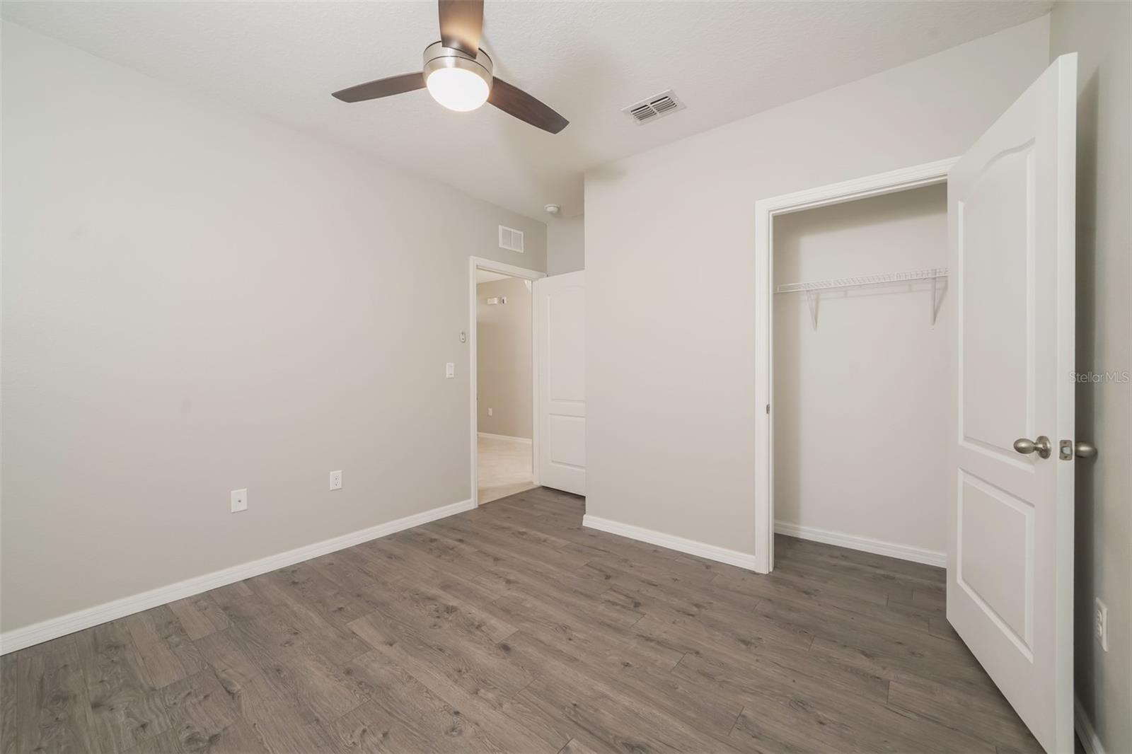 345 Summershore Dr Property Photo 15