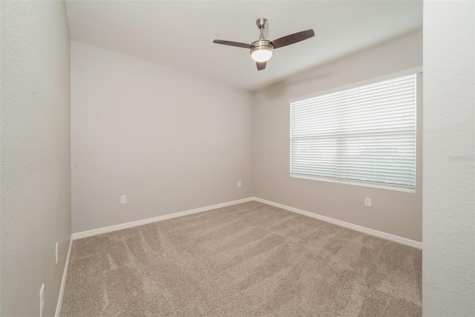 345 Summershore Dr Property Photo 16
