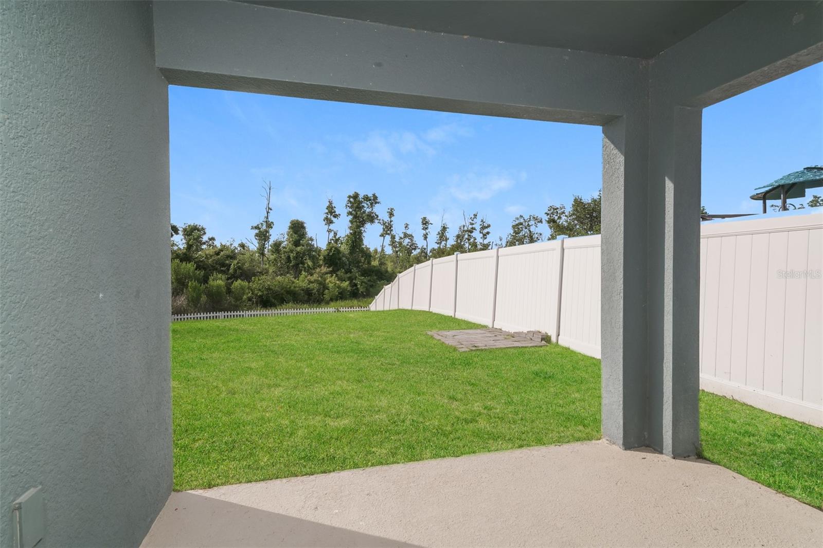 345 Summershore Dr Property Photo 18