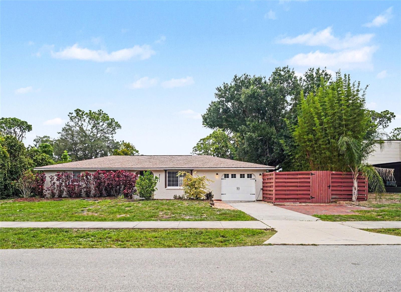 2111 Fairfield Ave Property Photo 1