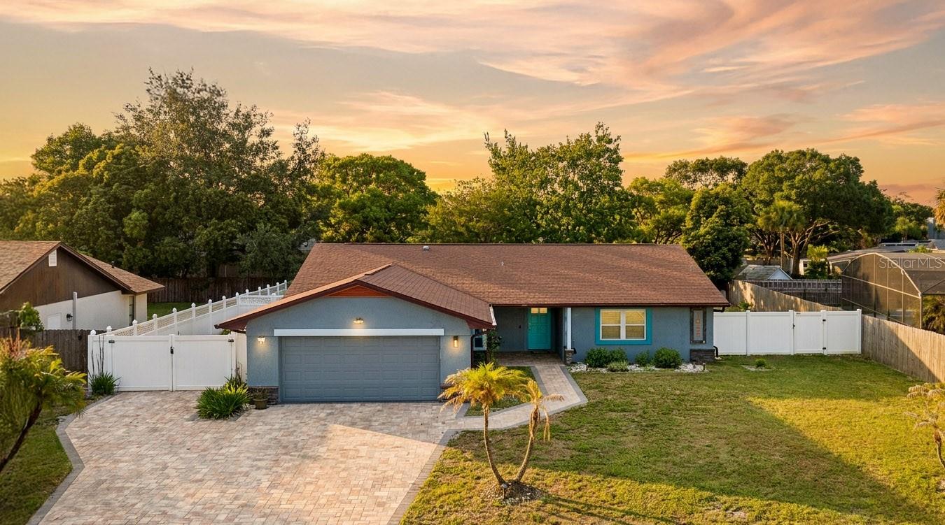 1055 PALOS VERDE DR