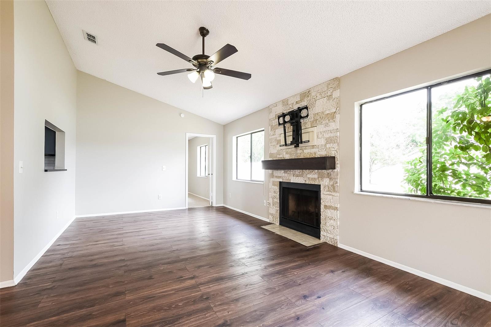 7313 Radiant Cir Property Photo 3