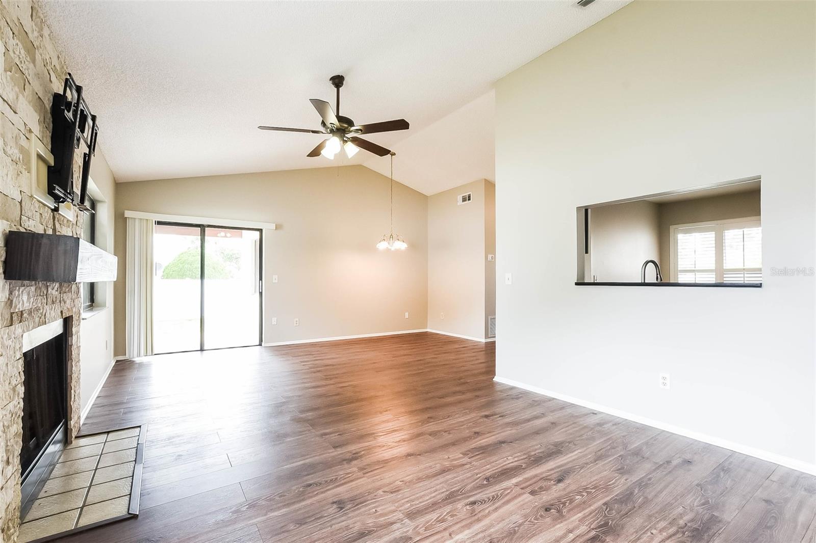 7313 Radiant Cir Property Photo 4