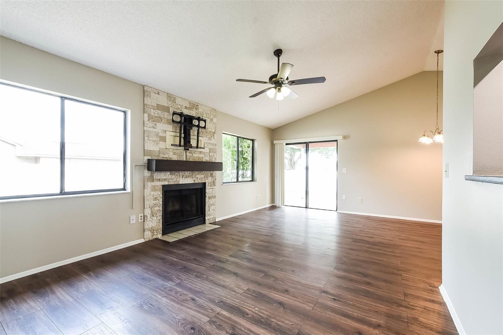 7313 Radiant Cir Property Photo 5