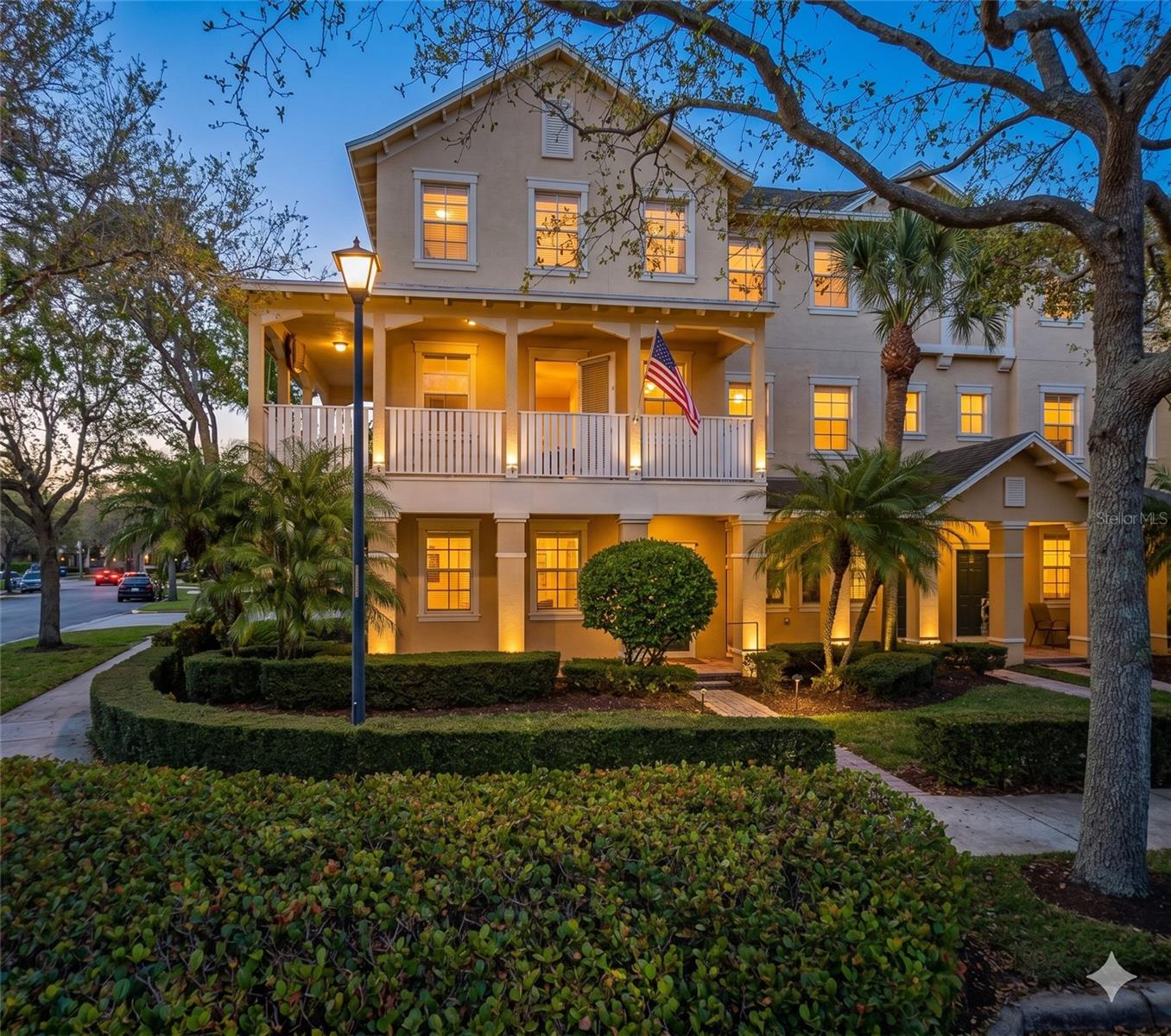 103 E THATCH PALM CIR