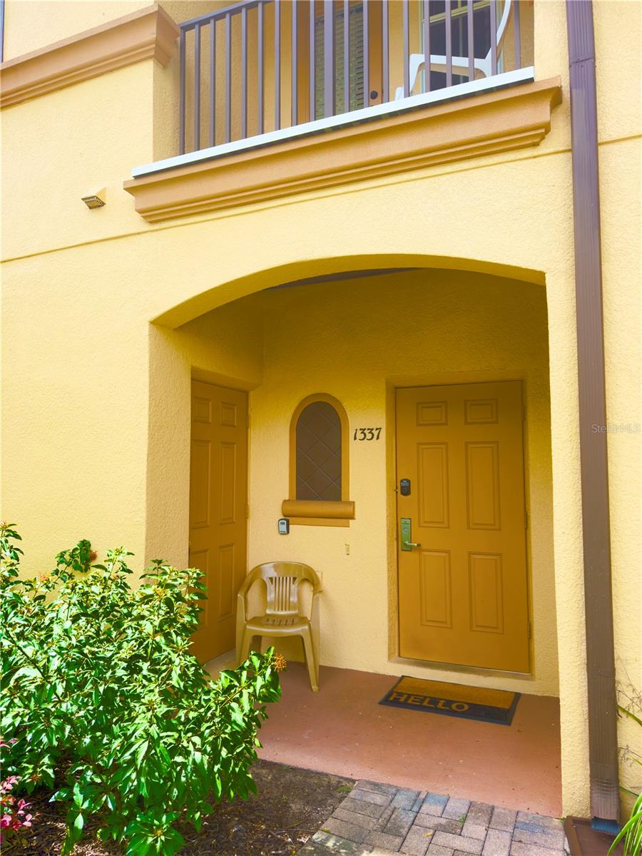1337 Calabria Ave Property Photo 3