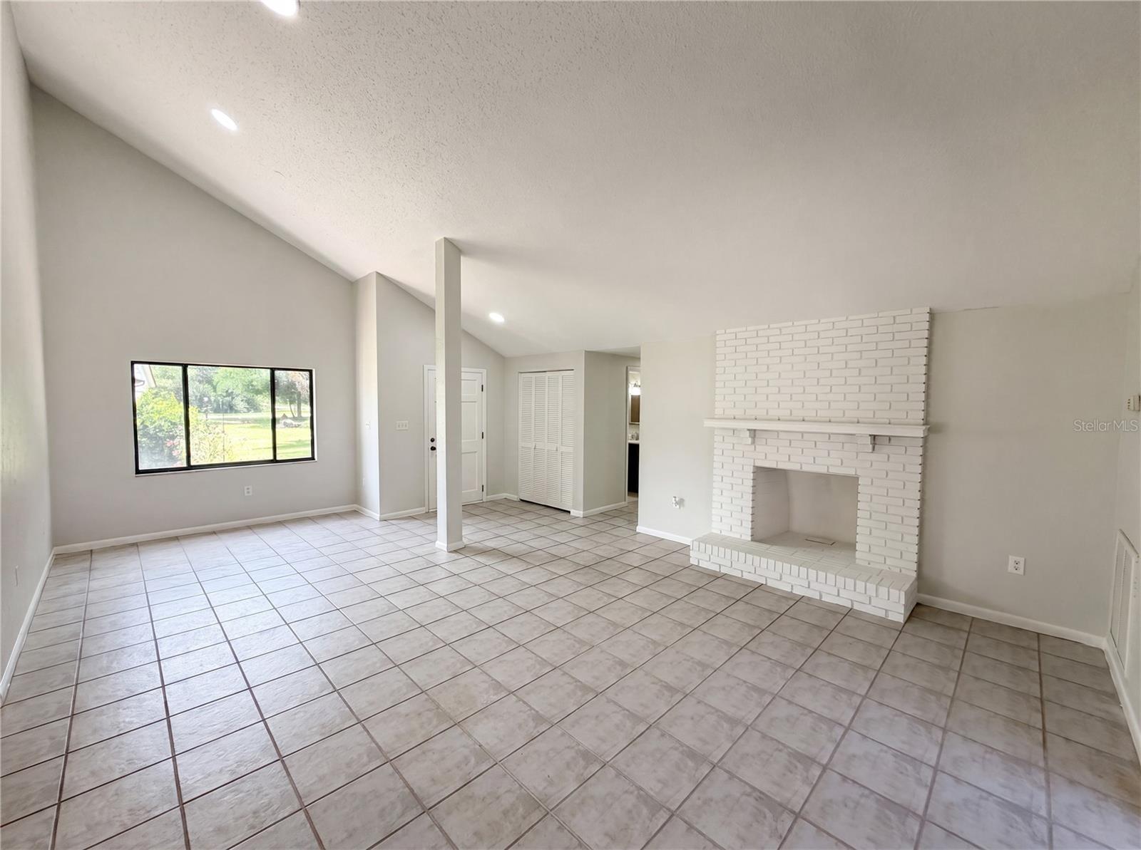 8 Bumelia Ct Property Photo 3