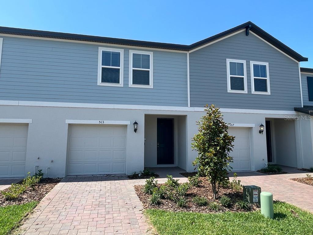 513 LEGACY LOOP Property Photo 1