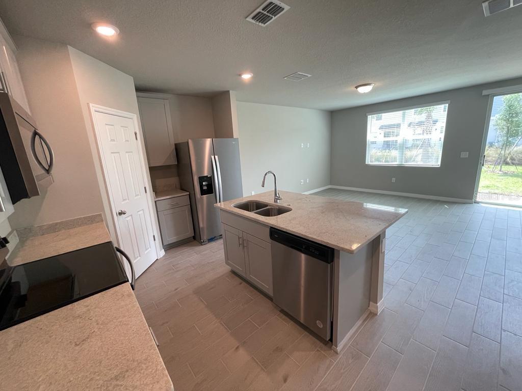 513 Legacy Loop Property Photo 2