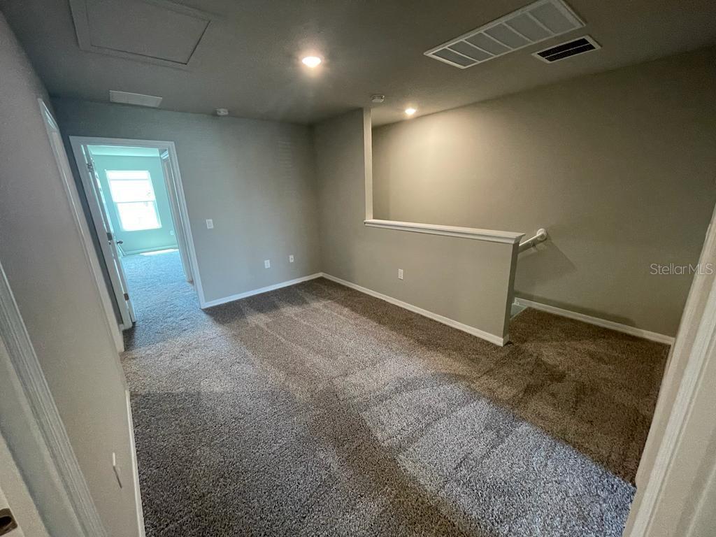 513 Legacy Loop Property Photo 9