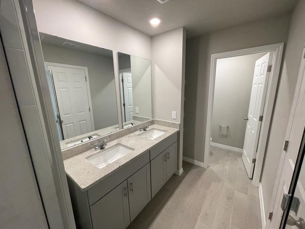 513 Legacy Loop Property Photo 17