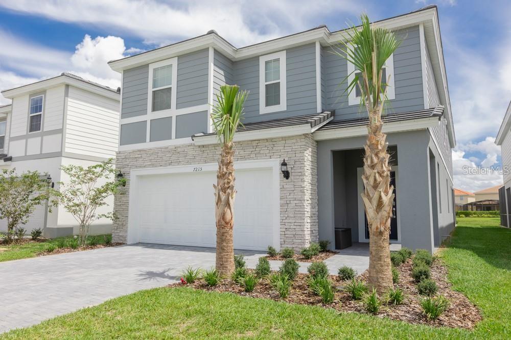 7215 Oakmoss Loop Property Photo 1