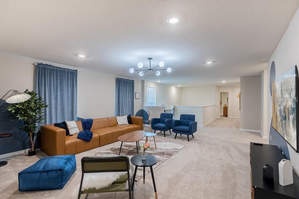 7215 Oakmoss Loop Property Photo 10