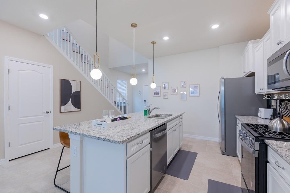 7215 Oakmoss Loop Property Photo 15