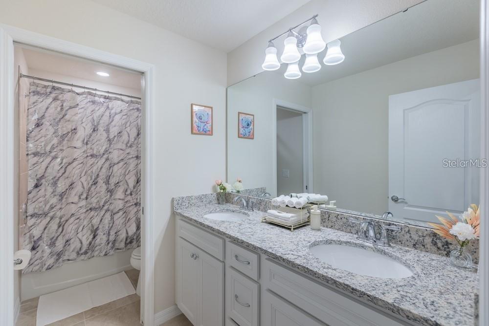 7215 Oakmoss Loop Property Photo 37
