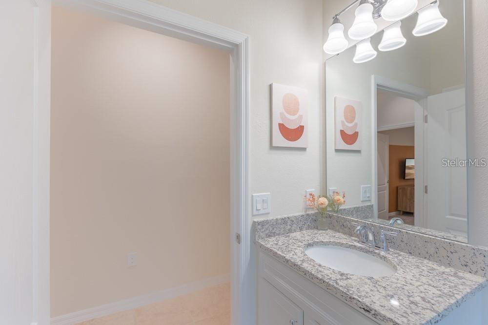 7215 Oakmoss Loop Property Photo 38