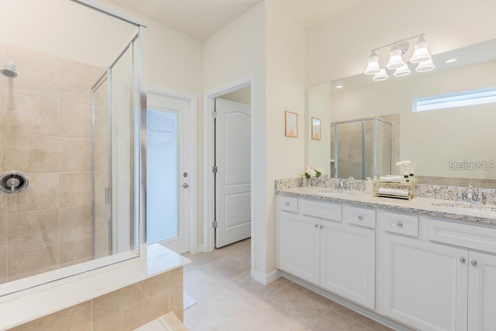 7215 Oakmoss Loop Property Photo 77