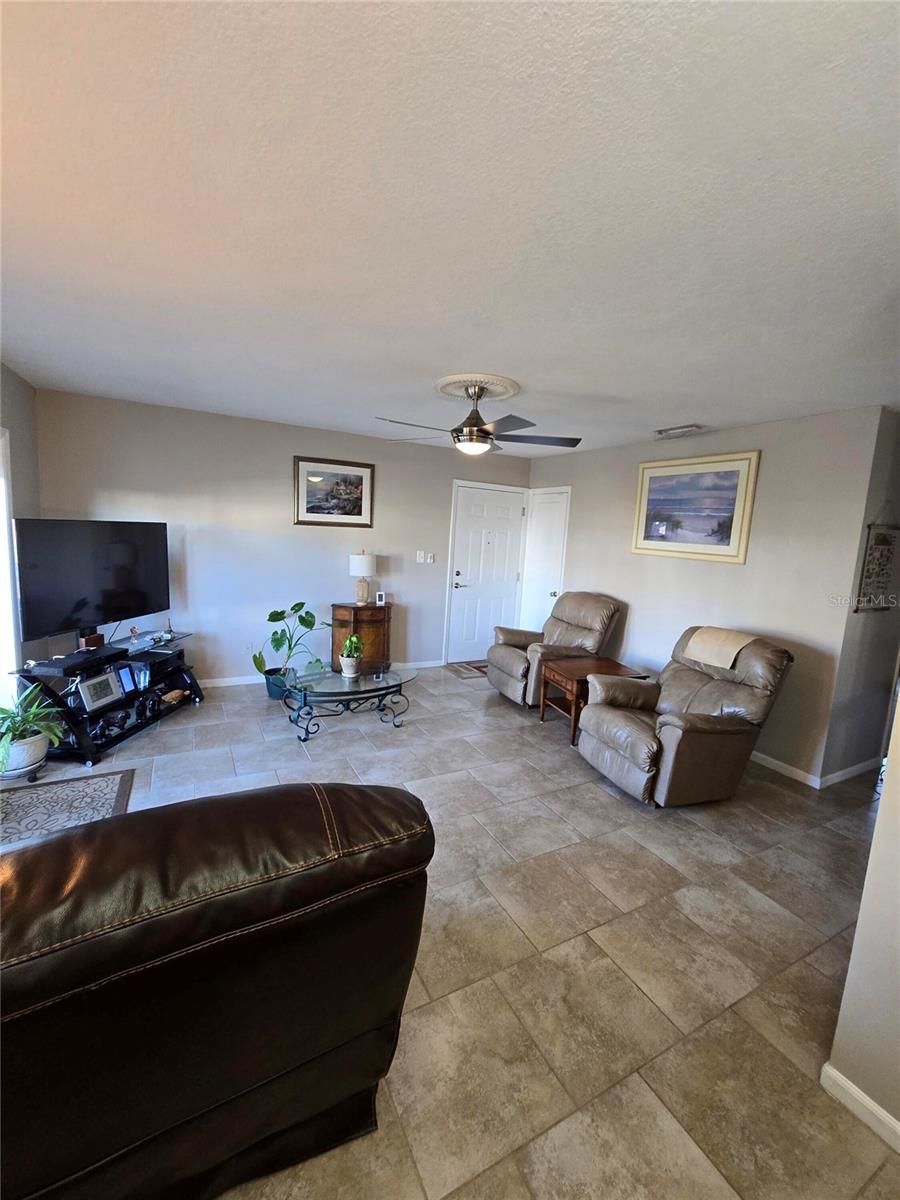 5231 Beach Dr Se #a Property Photo 4