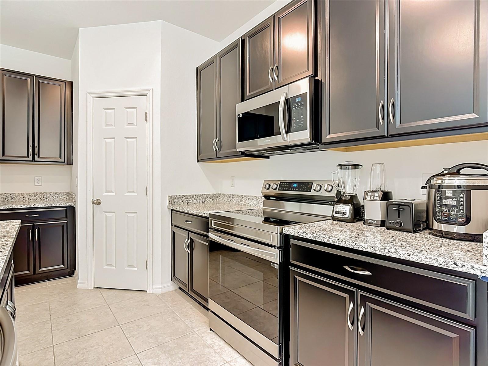 1414 Orlando Ct Property Photo 6