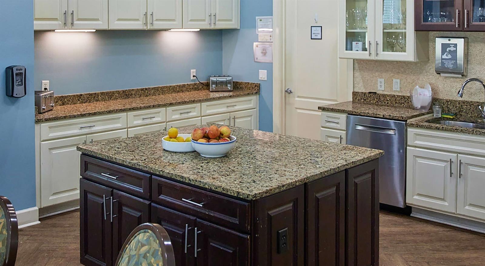 4 Maggie Ln #symphony Property Photo 7